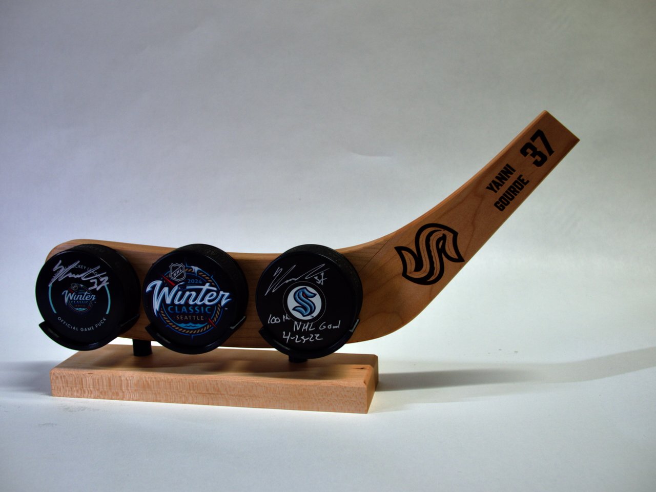 Hat Trick Holder – Freestanding 3-Puck Display with Team & Player Engraving-SQ8754092